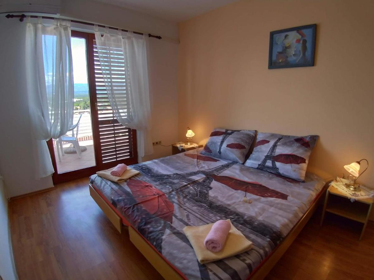 Apartment Njivice 15904B 外观 照片